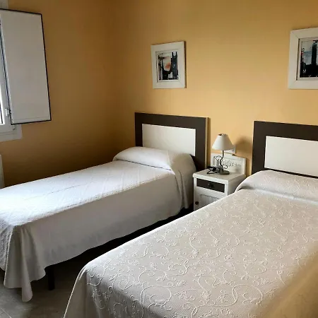 בית נופש Playa Arnela קרבלו